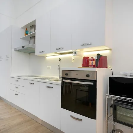 Oriens 24 - Comfy & Roomy Apartment Bari Extérieur photo