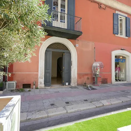 Oriens 24 - Comfy & Roomy Apartment Bari Extérieur photo